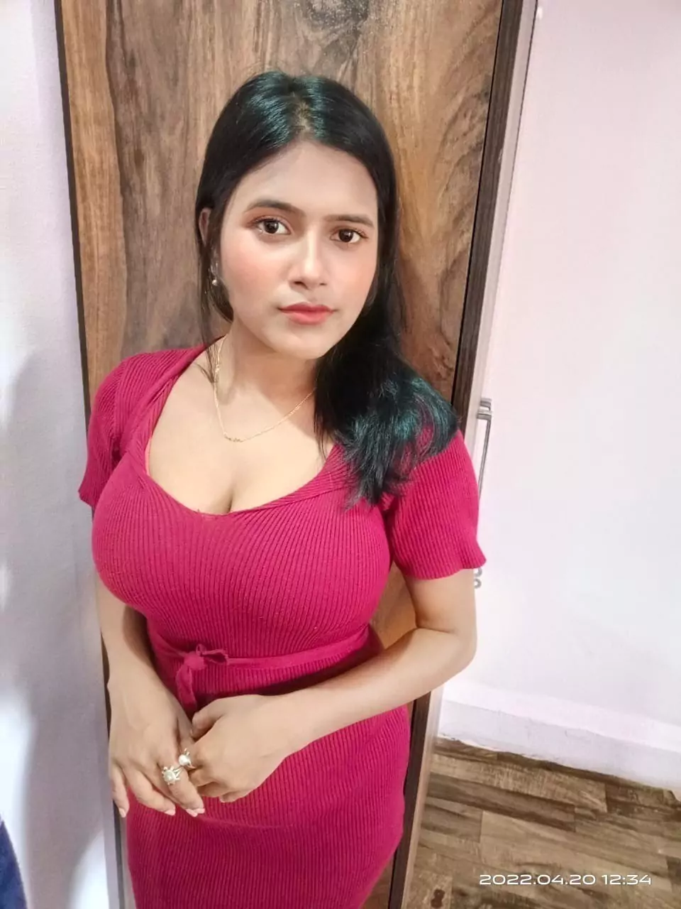 Dhanluti Escort Service